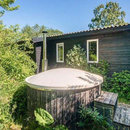 6 Person Holiday Home In 아벤라 외부 사진